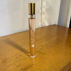 Marc Jacobs Daisy Love sprayGold Cap